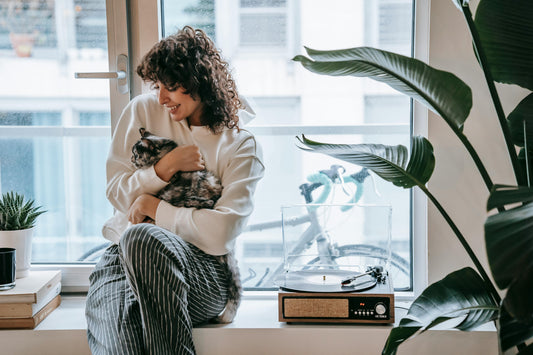6 Adorable Ways Cats Show They Love You